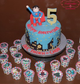 BÁNH SINH NHẬT TẠO HÌNH SUPERMEN DÀNH CHO BÉ 5 TUỔI + SET CUPCAKES